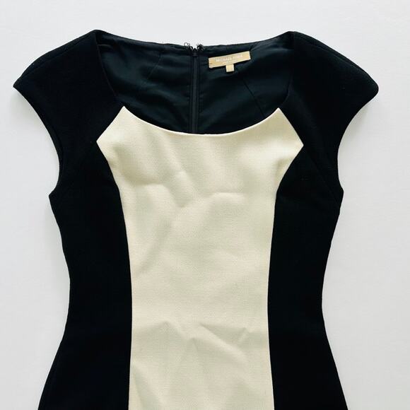 Michael Kors Collection Black Cream Crepe Pencil Dress Size 4 Cocktail Party - Picture 2 of 9